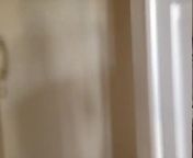 Поставил жену на коленки трусики спустил и в попку трахнул